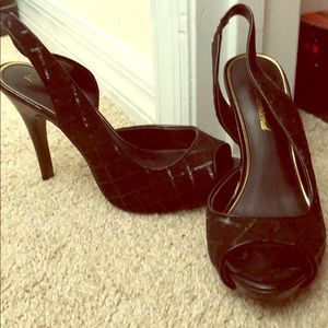 Black peep toe shoe